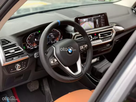 BMW X3 sDrive20i 2024 - Xe xám nội thất nâu