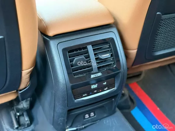 BMW X3 sDrive20i 2024 - Xe xám nội thất nâu