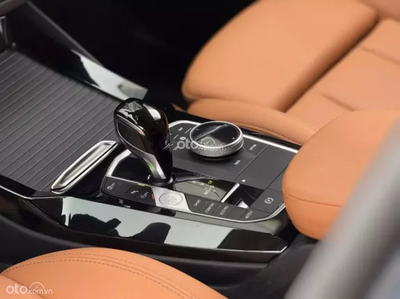 BMW X3 sDrive20i 2024 - Xe xám nội thất nâu