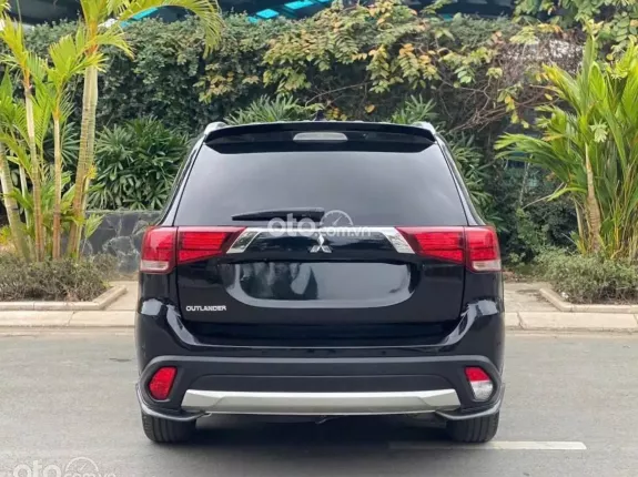 Mitsubishi Outlander 2.0 CVT 2017 - Xe chất lượng, check test thoải mái