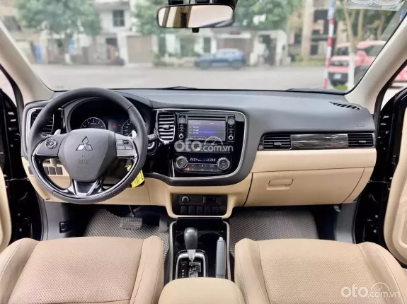 Mitsubishi Outlander 2.0 CVT 2017 - Xe chất lượng, check test thoải mái