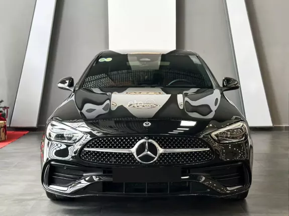 Mercedes-Benz GLC 300 4Matic 2022 - Xe màu đen nội thất nâu, nhập nguyên chiếc