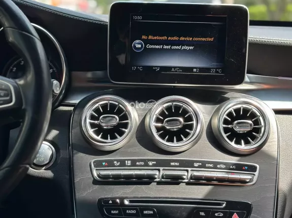 Mercedes-Benz GLC 300 4Matic 2016 - SUV cao cấp với nội thất da nâu đẳng cấp