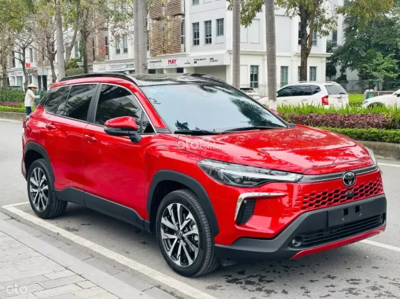 Toyota Corolla Cross 1.8 V  2025 - Cross 1.8V sx2025 chạy 7 nghìn km như mới, bảo hành hãng dài