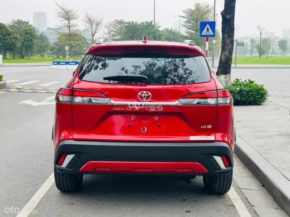 Toyota Corolla Cross 1.8 V  2025 - Cross 1.8V sx2025 chạy 7 nghìn km như mới, bảo hành hãng dài