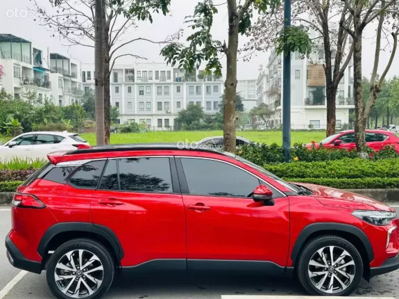 Toyota Corolla Cross 1.8 V  2025 - Cross 1.8V sx2025 chạy 7 nghìn km như mới, bảo hành hãng dài