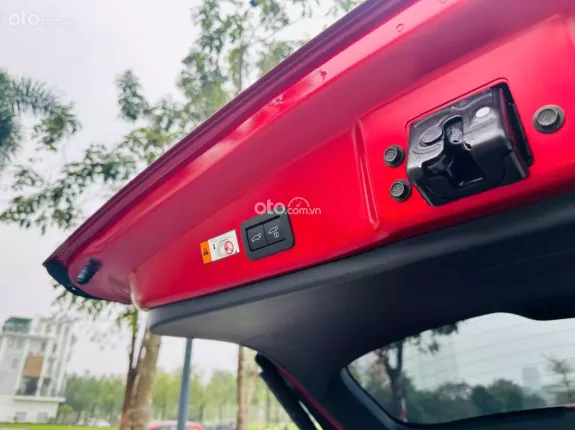 Toyota Corolla Cross 1.8 V  2025 - Cross 1.8V sx2025 chạy 7 nghìn km như mới, bảo hành hãng dài