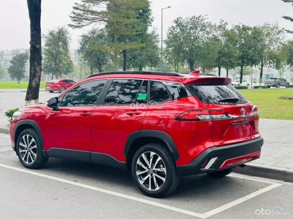 Toyota Corolla Cross 1.8 V  2025 - Cross 1.8V sx2025 chạy 7 nghìn km như mới, bảo hành hãng dài