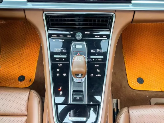 Porsche Panamera 4 2022 - 1 chiếc sedan thể thao - sang trọng