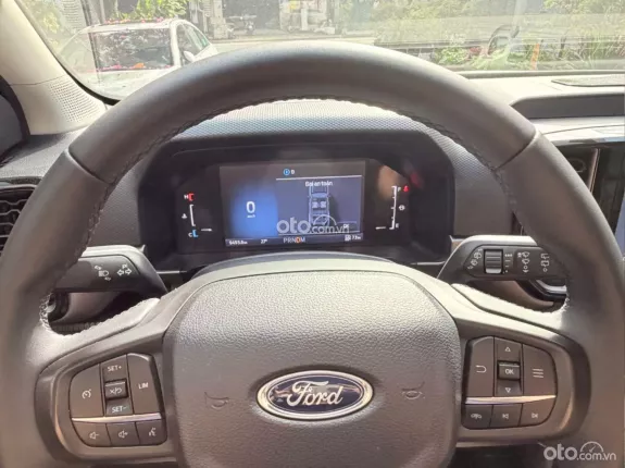 Ford Everest Ambiente 2.0 AT 4x2 2025 - XE 7 CHỖ CHÍNH HÃNG_MÁY ĐẸP BỀN BỈ_ TIẾT KIỆM NHIÊN LIỆU