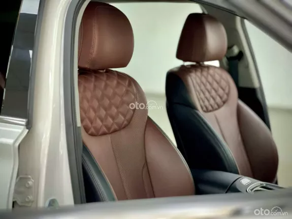Hyundai Santa Fe 2.2L Dầu Cao cấp 2021 - Model 2022