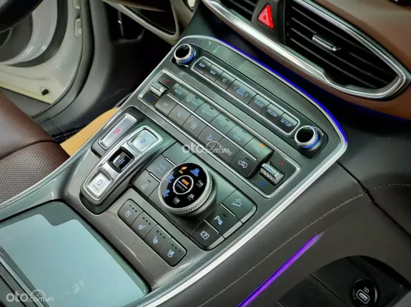 Hyundai Santa Fe 2.2L Dầu Cao cấp 2021 - Model 2022