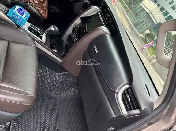 Toyota Fortuner 2.7V 2019 - Fortuner 2.7V máy xăng 1 cầu sx2019, đăng ký 2020 1 chủ từ đầu. Xe nhập khẩu chạy cực đầm