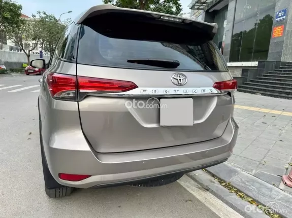 Toyota Fortuner 2.7V 2019 - Fortuner 2.7V máy xăng 1 cầu sx2019, đăng ký 2020 1 chủ từ đầu. Xe nhập khẩu chạy cực đầm