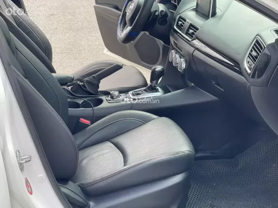 Mazda 3 1.5 Hatchback 2016 - New mới về em chào bán ngay