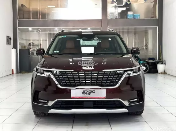 Kia Carnival 2.2D Signature 2022 - Odo 35.000km