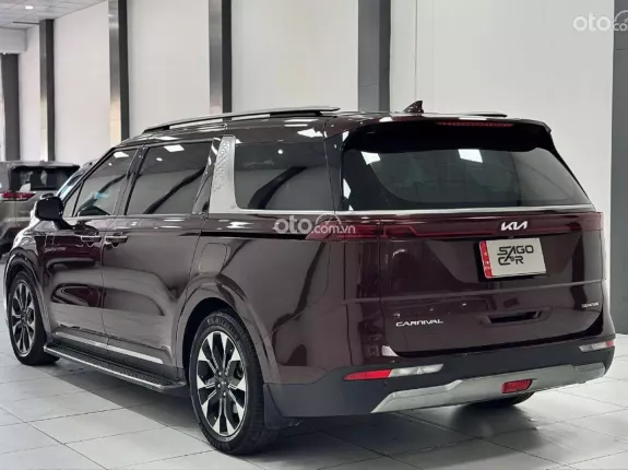 Kia Carnival 2.2D Signature 2022 - Odo 35.000km