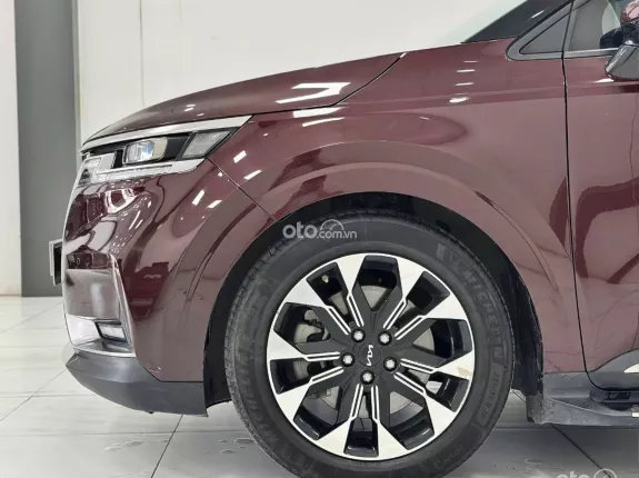 Kia Carnival 2.2D Signature 2022 - Odo 35.000km