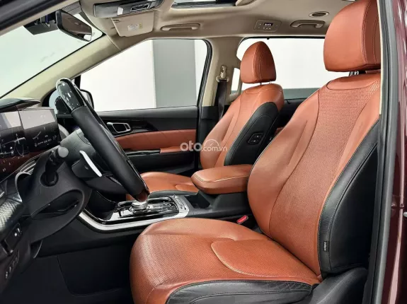 Kia Carnival 2.2D Signature 2022 - Odo 35.000km