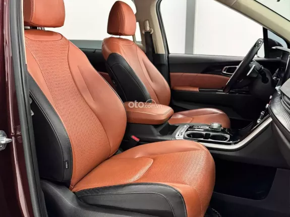 Kia Carnival 2.2D Signature 2022 - Odo 35.000km