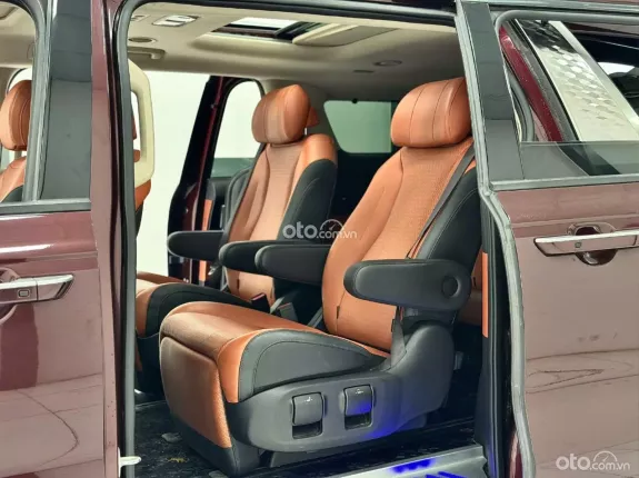 Kia Carnival 2.2D Signature 2022 - Odo 35.000km