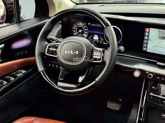 Kia Carnival 2.2D Signature 2022 - Odo 35.000km