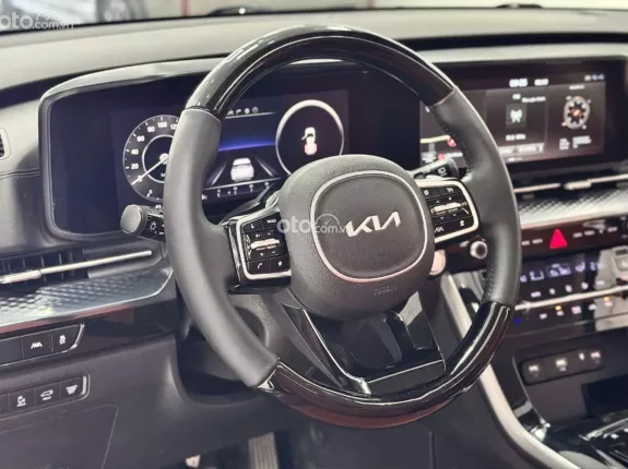 Kia Carnival 2.2D Signature 2022 - Odo 35.000km