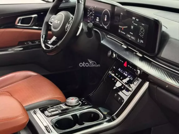 Kia Carnival 2.2D Signature 2022 - Odo 35.000km