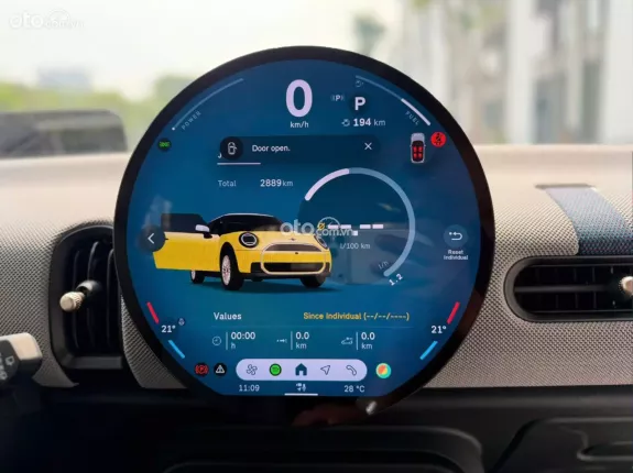 Mini Cooper S 3 cửa 2024 - Màu vàng nổi bật, nội thất xanh độc đáo