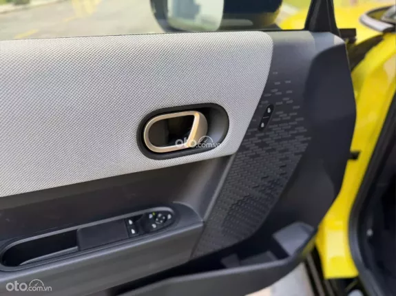 Mini Cooper S 3 cửa 2024 - Màu vàng nổi bật, nội thất xanh độc đáo