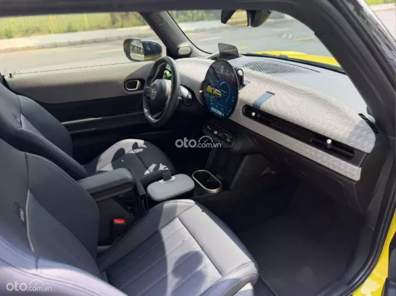 Mini Cooper S 3 cửa 2024 - Màu vàng nổi bật, nội thất xanh độc đáo