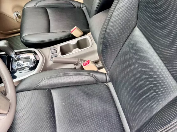 Nissan Navara EL 2.5 AT 2016 - Xe nhập đẹp zin