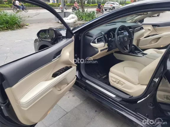 Toyota Camry 2.5Q 2021 - Xe đẹp đủ hồ sơ, giá tốt sang tên ngay