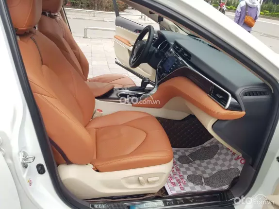 Toyota Camry 2.5Q 2020 - Chủ đi giữ gìn, xe cực đẹp