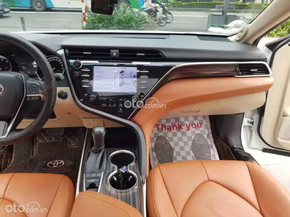 Toyota Camry 2.5Q 2020 - Chủ đi giữ gìn, xe cực đẹp