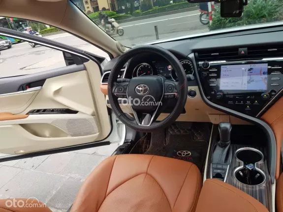 Toyota Camry 2.5Q 2020 - Chủ đi giữ gìn, xe cực đẹp