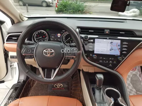 Toyota Camry 2.5Q 2020 - Chủ đi giữ gìn, xe cực đẹp