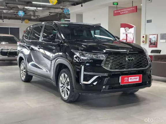 Toyota Innova Cross Hybrid 2025 - Mới 99%