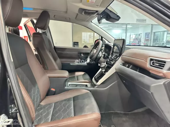 Toyota Innova Cross Hybrid 2025 - Mới 99%