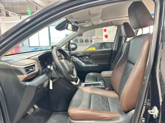 Toyota Innova Cross Hybrid 2025 - Mới 99%