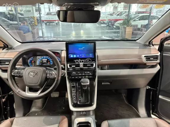 Toyota Innova Cross Hybrid 2025 - Mới 99%