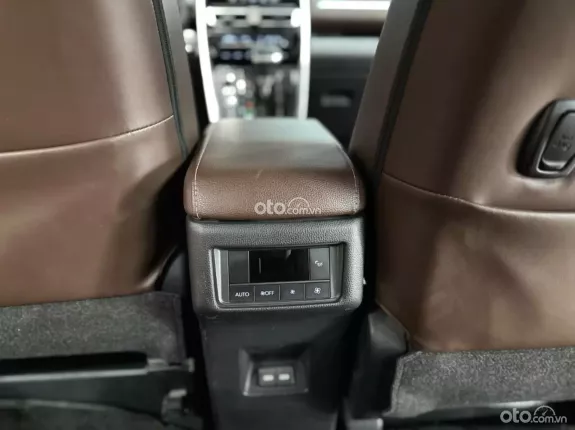 Toyota Innova Cross Hybrid 2025 - Mới 99%
