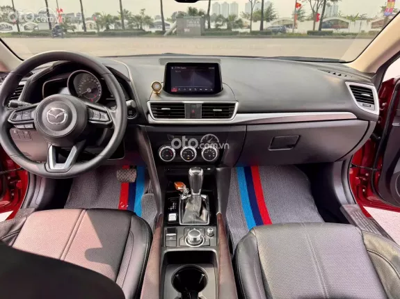 Mazda 3 1.5L Sedan 2017 - Xe cực đẹp, Form 2018