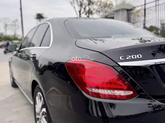 Mercedes-Benz C200 2.0 AT 2016 - Xe 1 chủ, màu đen nội thất kem sang trọng