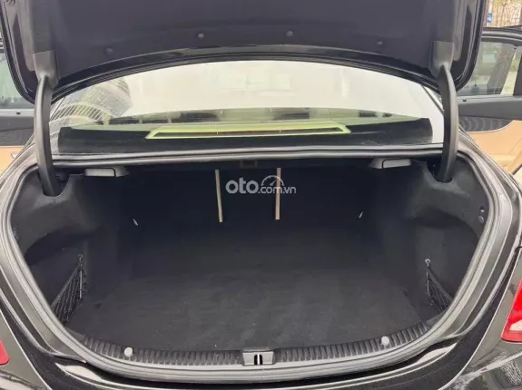 Mercedes-Benz C200 2.0 AT 2016 - Xe 1 chủ, màu đen nội thất kem sang trọng