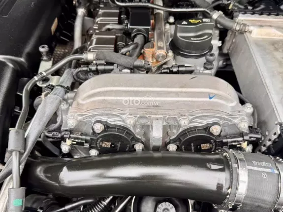 Mercedes-Benz C200 2.0 AT 2016 - Xe 1 chủ, màu đen nội thất kem sang trọng