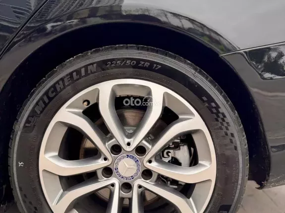 Mercedes-Benz C200 2.0 AT 2016 - Xe 1 chủ, màu đen nội thất kem sang trọng