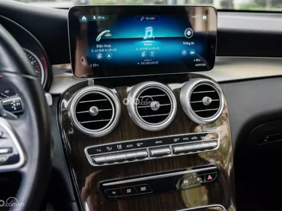 Mercedes-Benz GLC 200 4Matic 2021 - BAO ĐẬU BANK 70-90% (Ib Zalo tư vấn trực tiếp 24/7)
