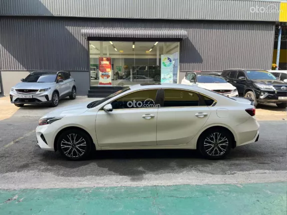 Kia K3 2.0 Premium 2024 - Xe gia đình 1 chủ từ đầu, chất lượng còn mới