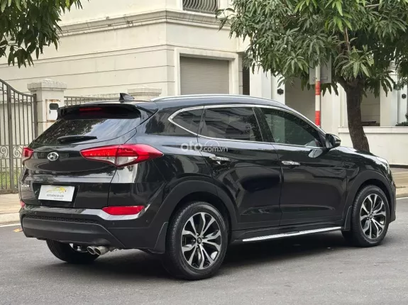 Hyundai Tucson 2.0 Tiêu chuẩn 2018 - SUV 5 chỗ gầm cao, Máy xăng số tự động